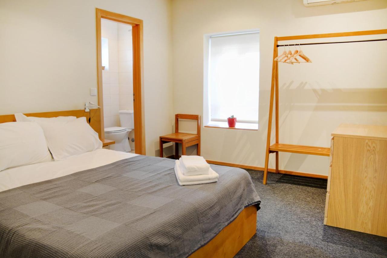 Peach Hostel & Suites Порту Экстерьер фото