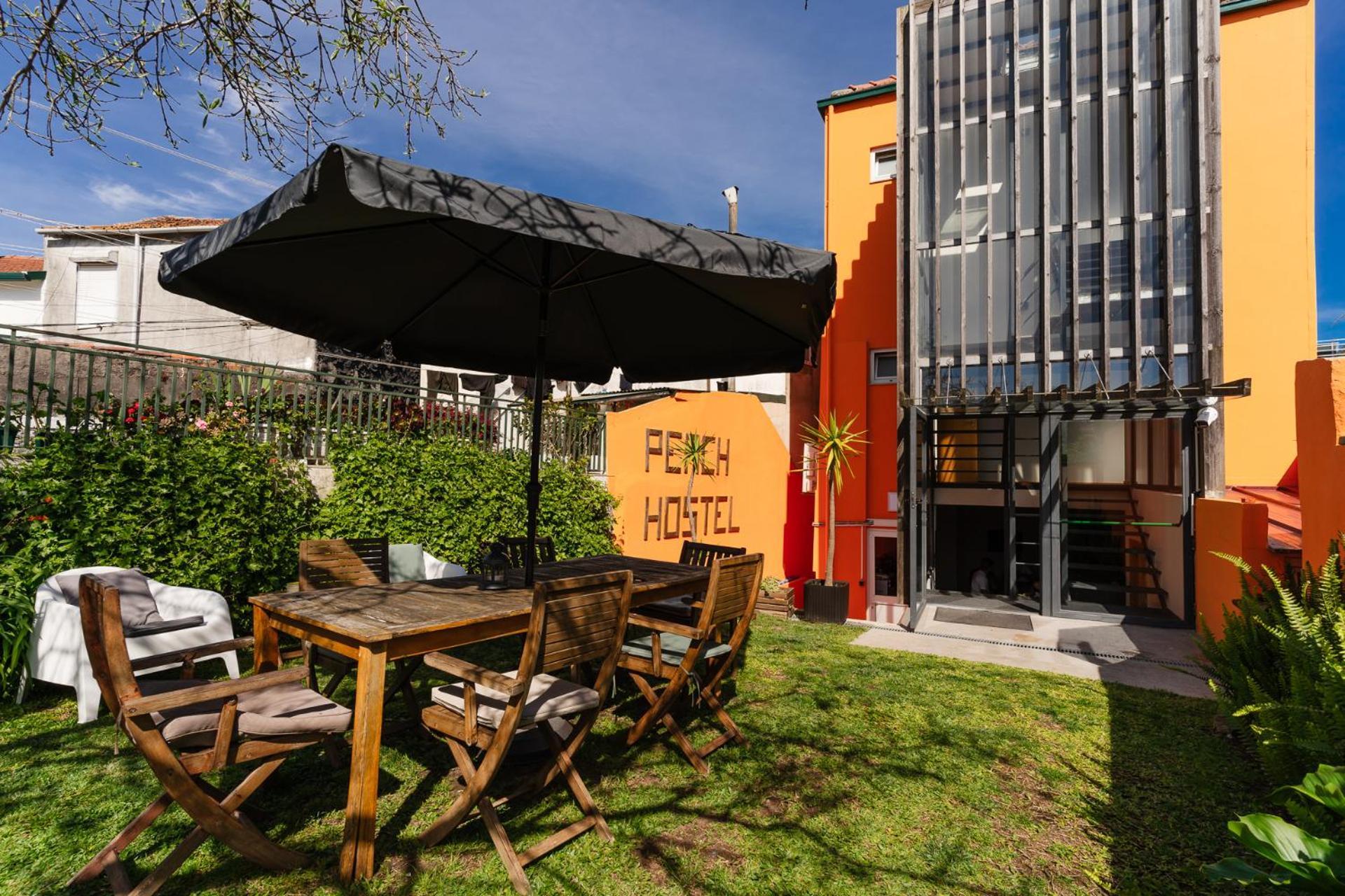 Peach Hostel & Suites Порту Экстерьер фото