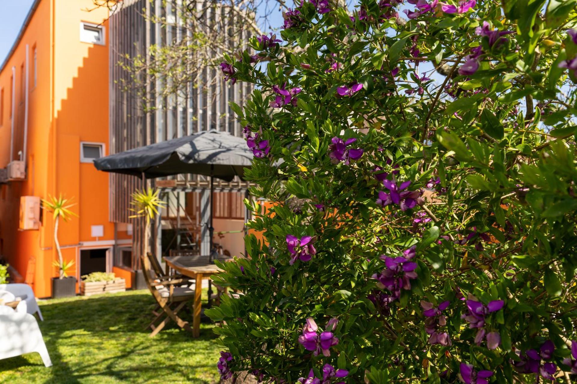 Peach Hostel & Suites Порту Экстерьер фото