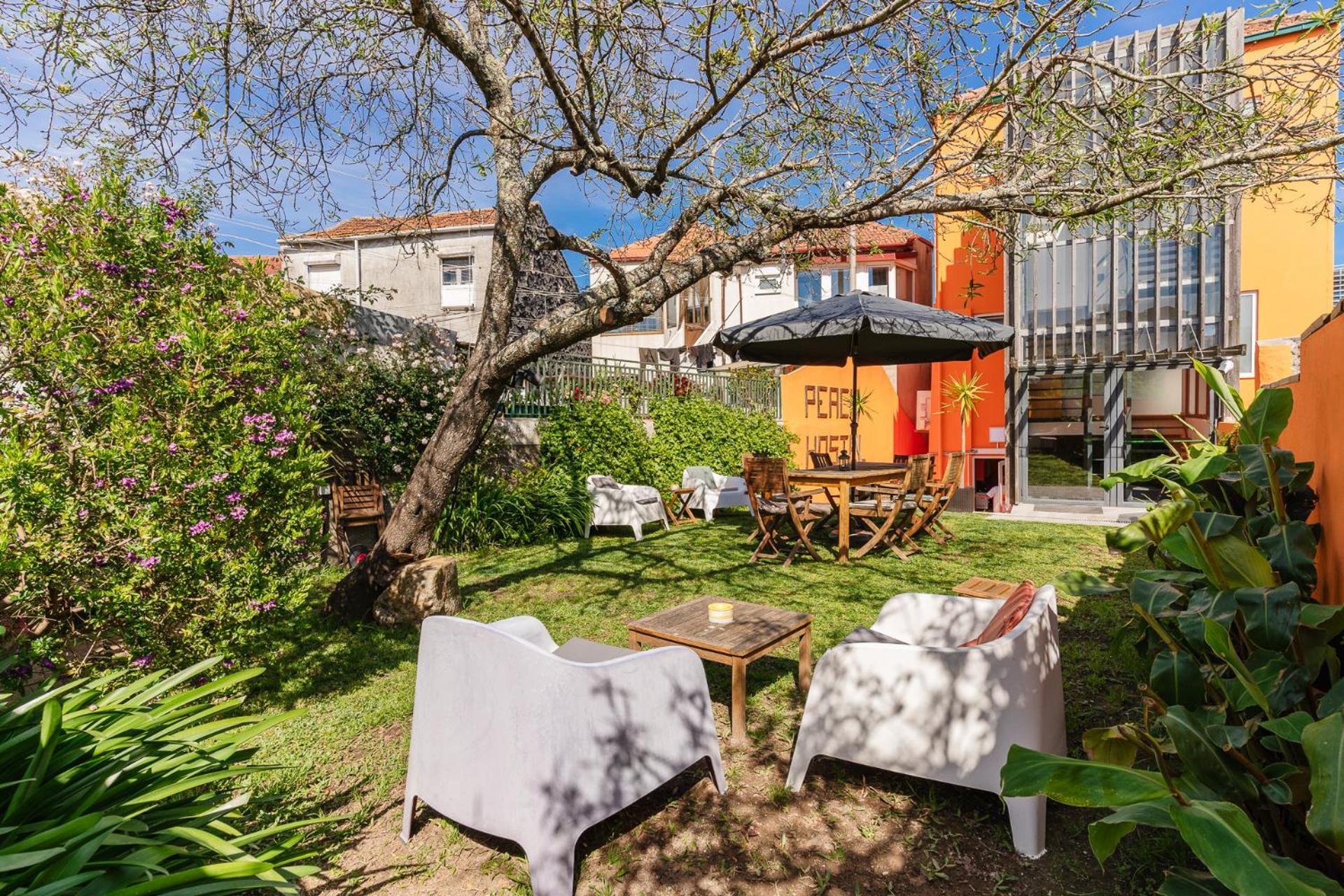 Peach Hostel & Suites Порту Экстерьер фото