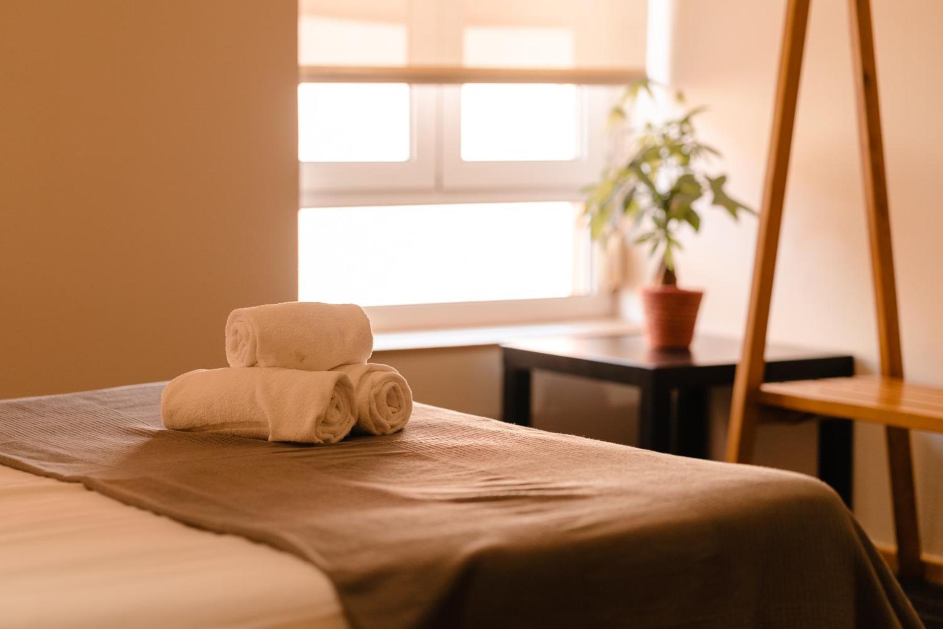 Peach Hostel & Suites Порту Экстерьер фото