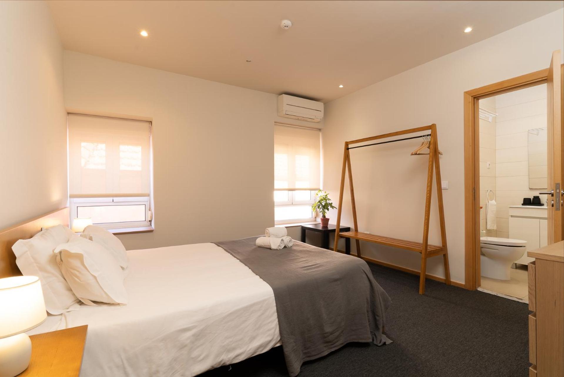 Peach Hostel & Suites Порту Экстерьер фото