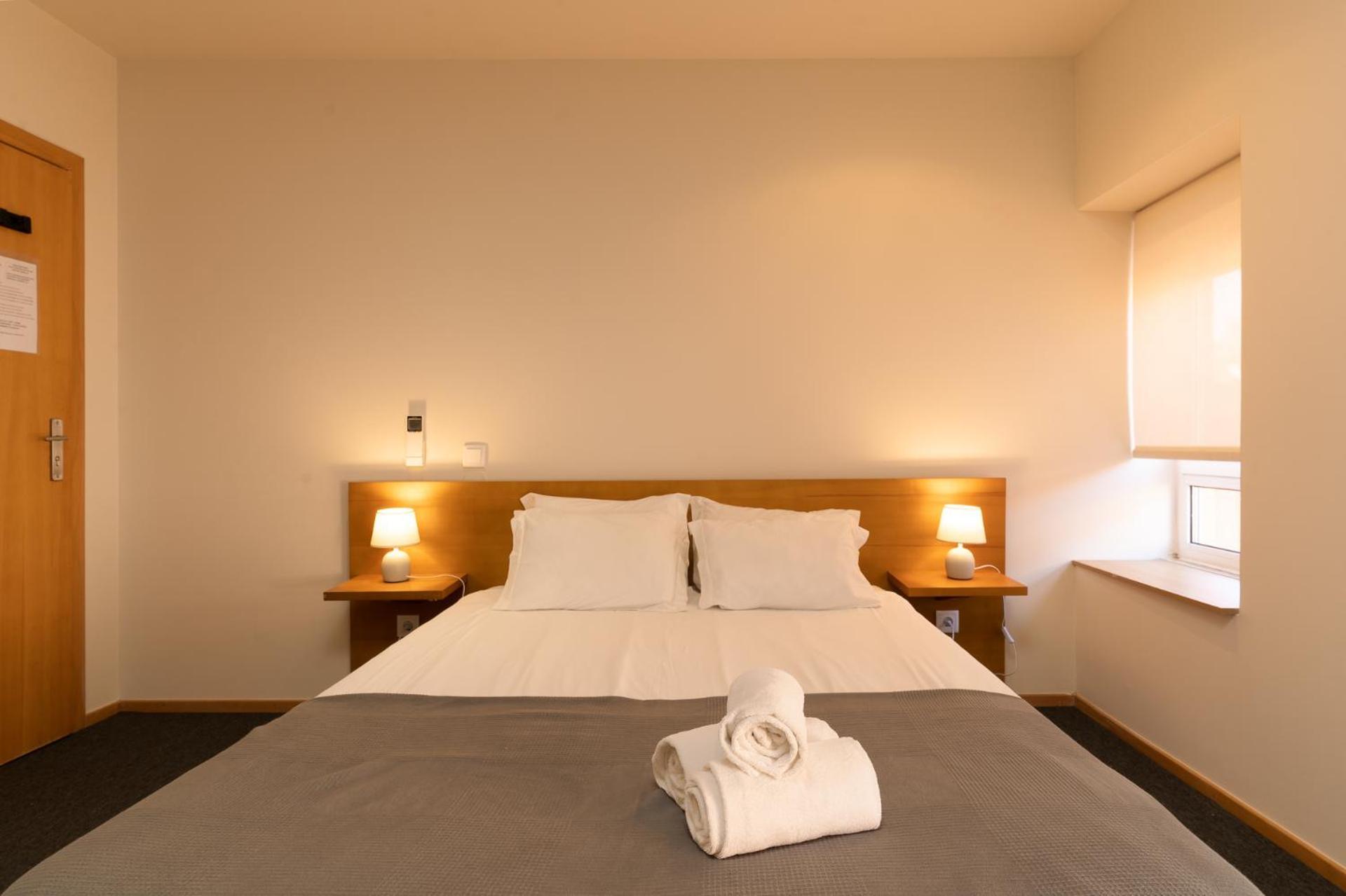 Peach Hostel & Suites Порту Экстерьер фото