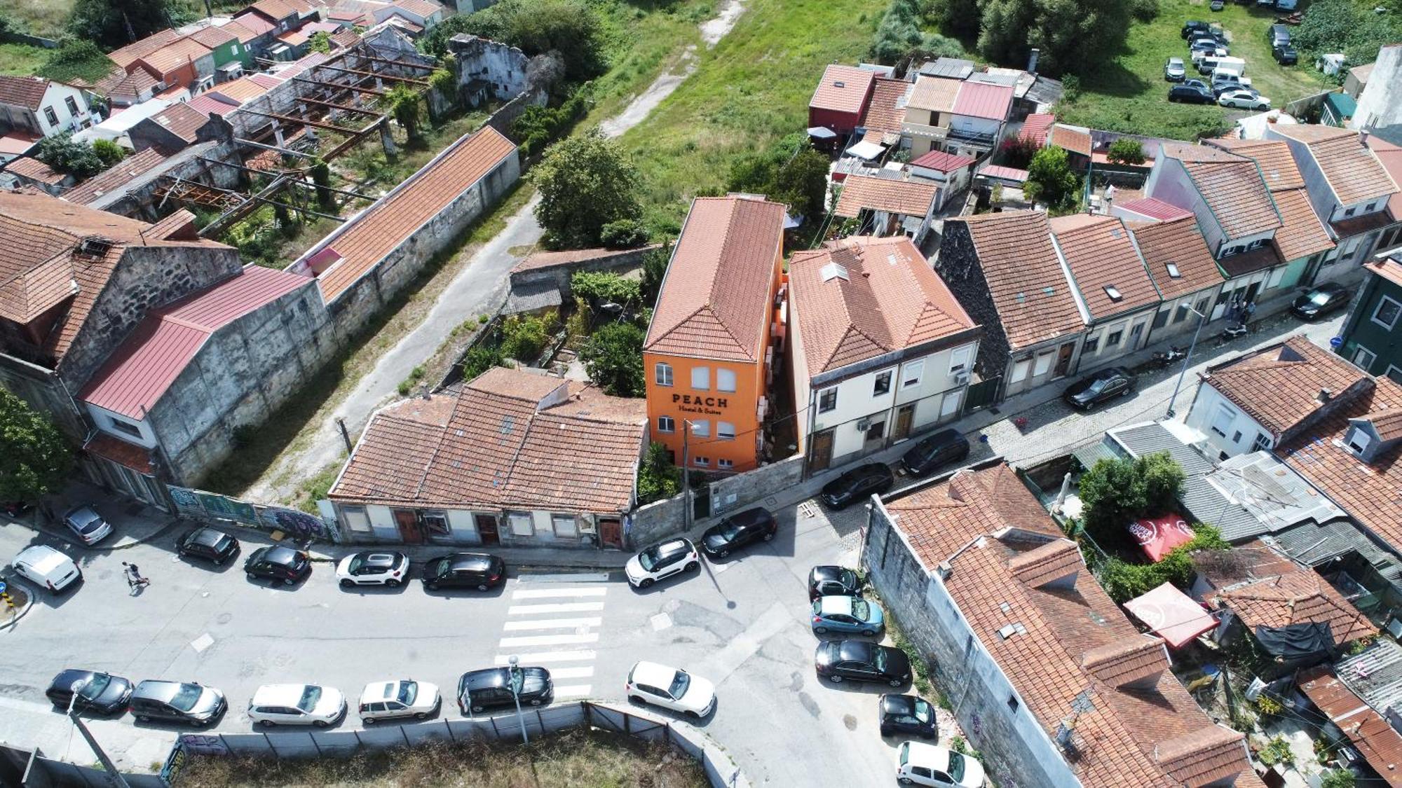 Peach Hostel & Suites Порту Экстерьер фото