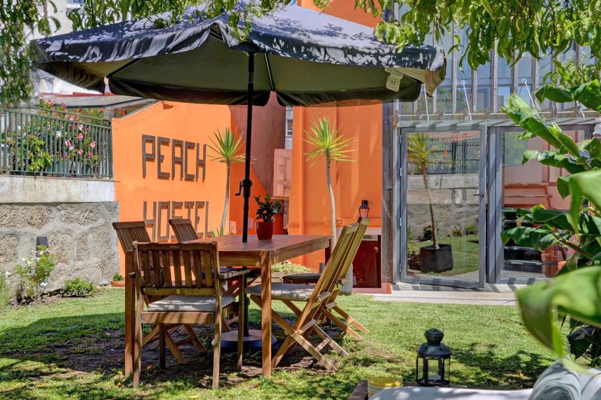 Peach Hostel & Suites Порту Экстерьер фото